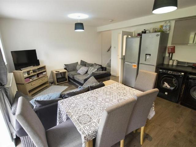 5 bedroom house to rent