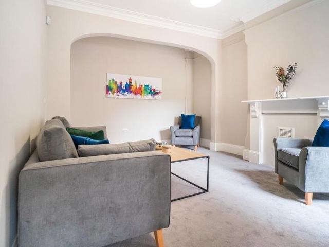 5 bedroom house to rent