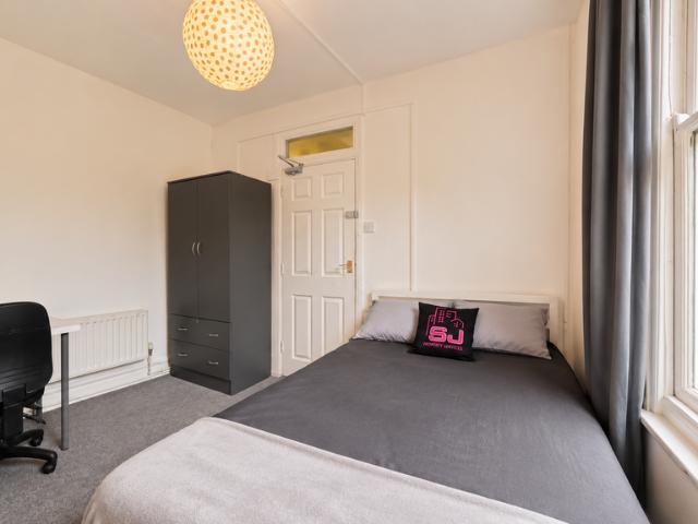 5 bedroom house to rent