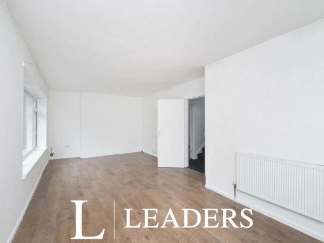 5 bedroom house to rent