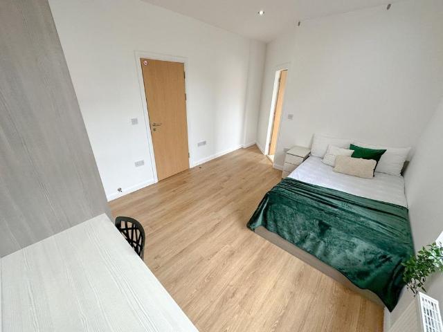 5 bedroom house to rent