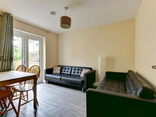 5 bedroom house to rent