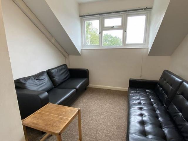 5 bedroom house to rent