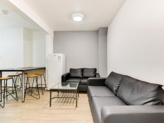 5 bedroom house to rent