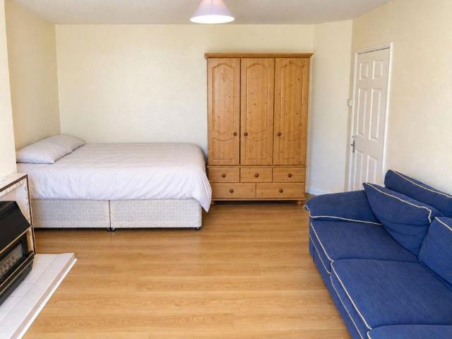 5 bedroom house to rent