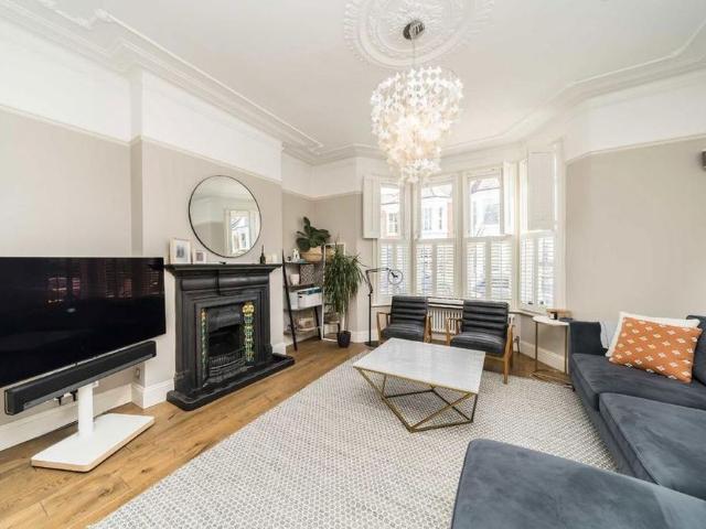 5 bedroom house to rent