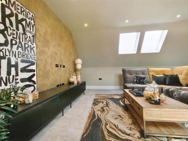 5 bedroom house to rent
