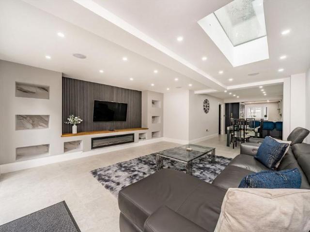 5 bedroom house to rent