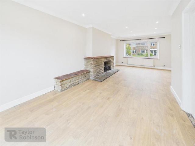 5 bedroom house to rent