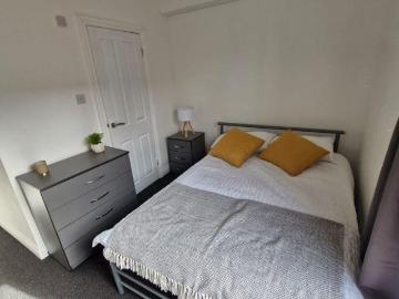 5 bedroom house to rent