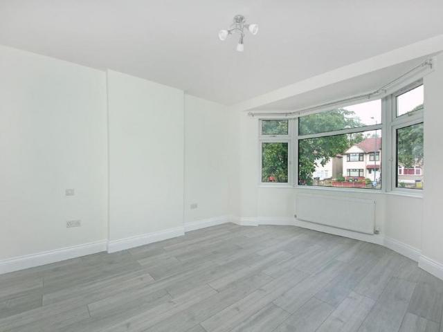 5 bedroom house to rent