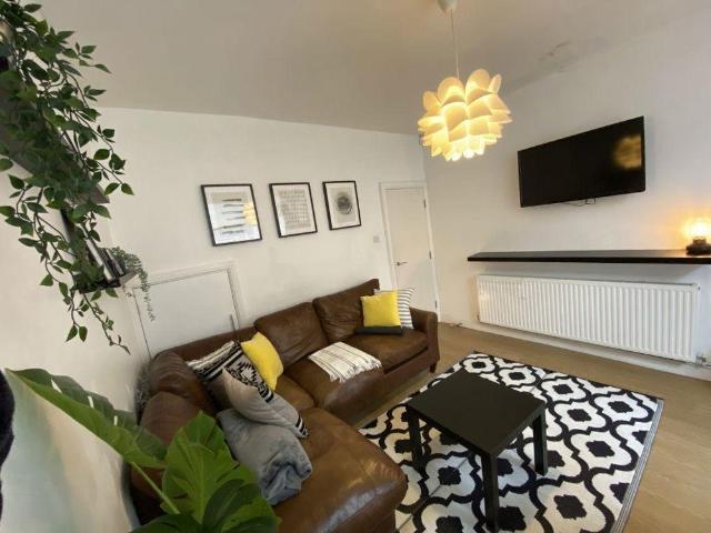 5 bedroom house to rent