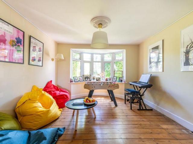 5 bedroom house to rent