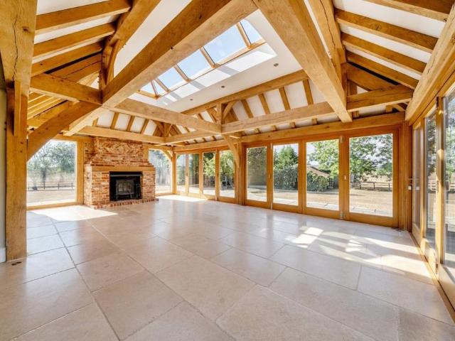 5 bedroom house to rent