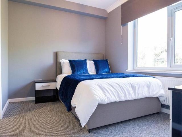 5 bedroom house to rent
