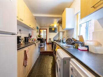 5 bedroom house to rent