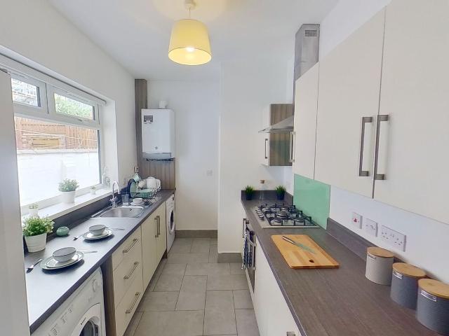 5 bedroom house to rent