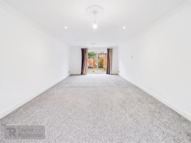 5 bedroom house to rent