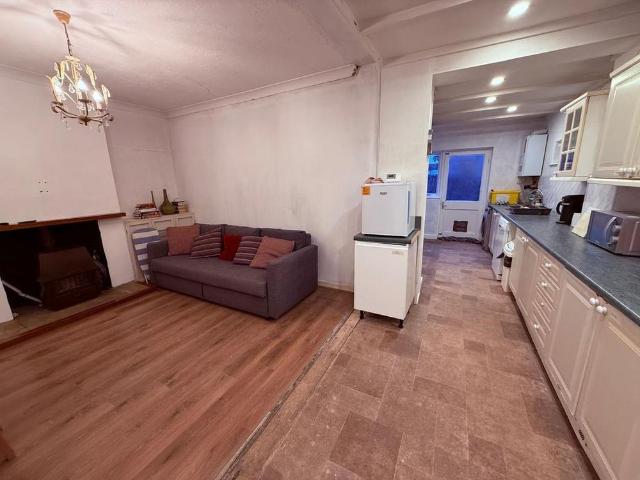 5 bedroom house to rent