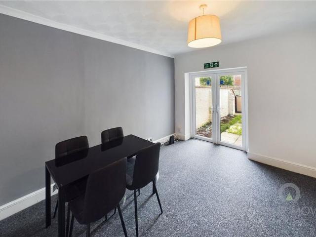 5 bedroom house to rent