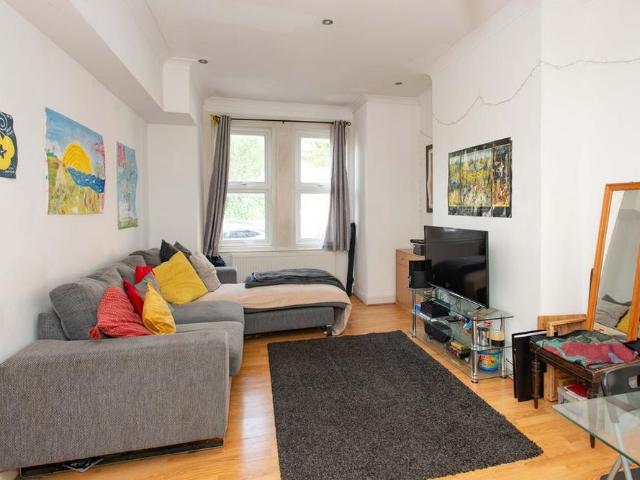 5 bedroom house to rent