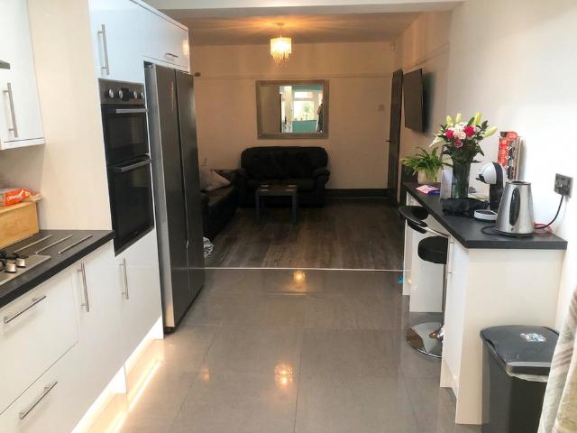 5 bedroom house to rent