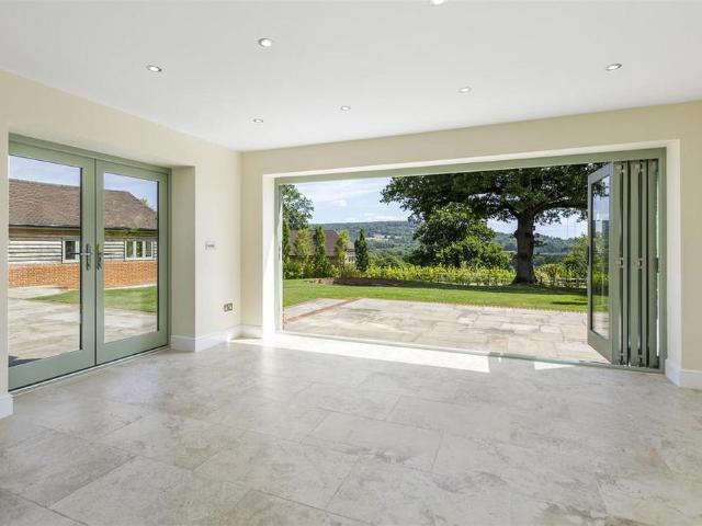 5 bedroom house to rent