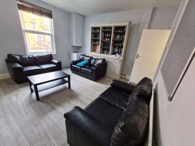 5 bedroom house to rent