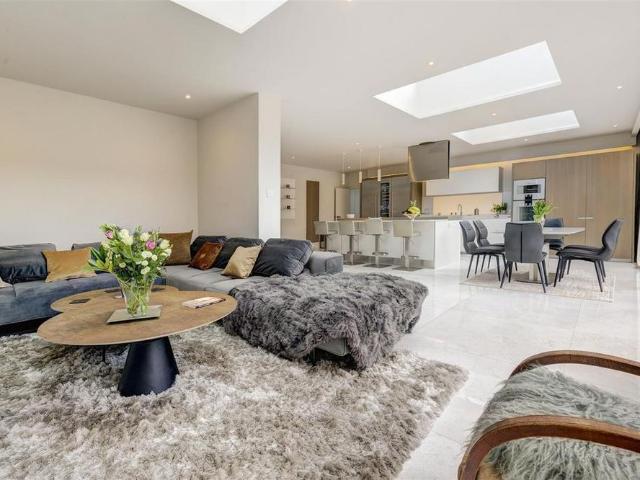 5 bedroom house to rent