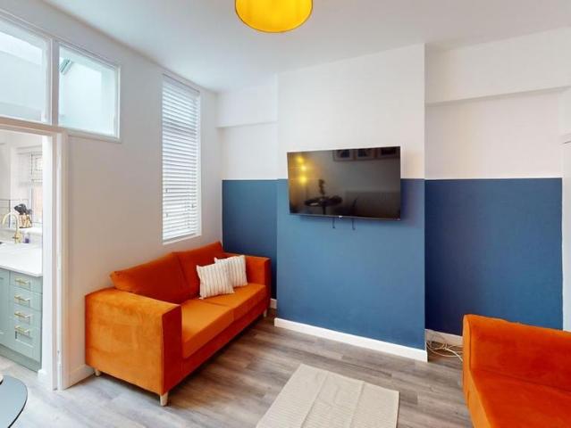 5 bedroom house to rent