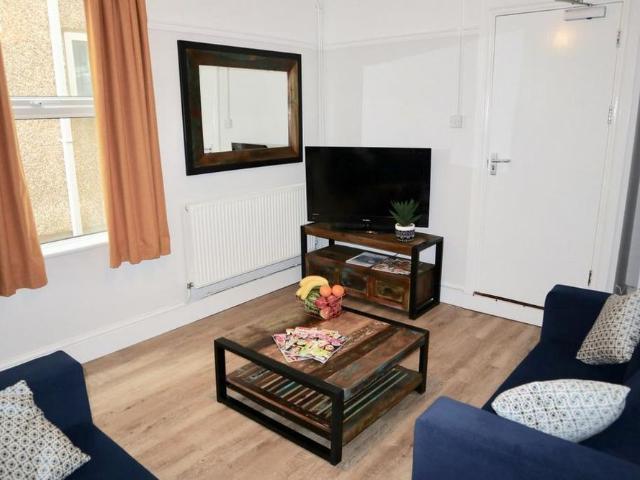 5 bedroom house to rent