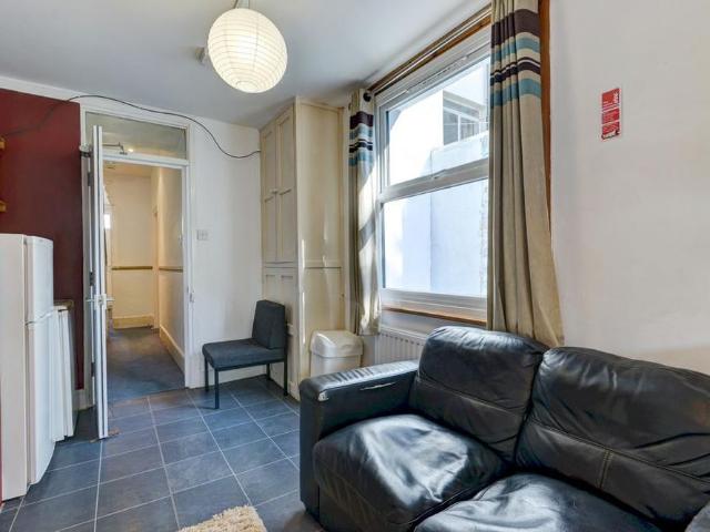 5 bedroom house to rent