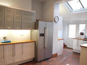 5 bedroom house to rent