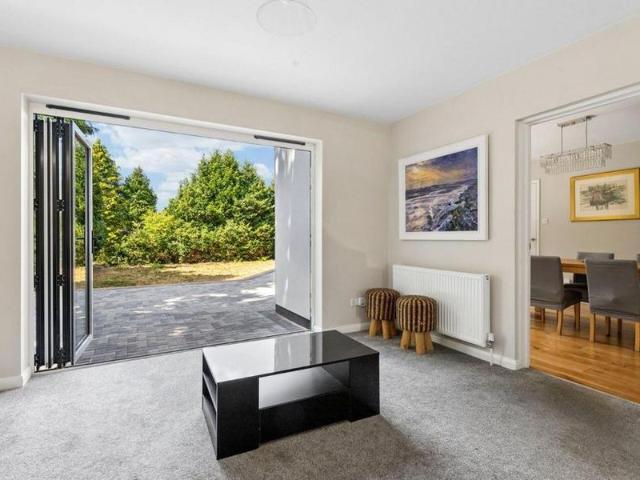 5 bedroom house to rent