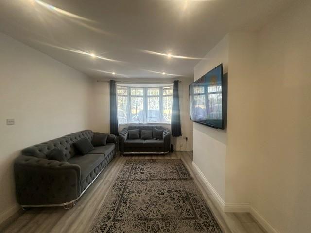 5 bedroom house to rent