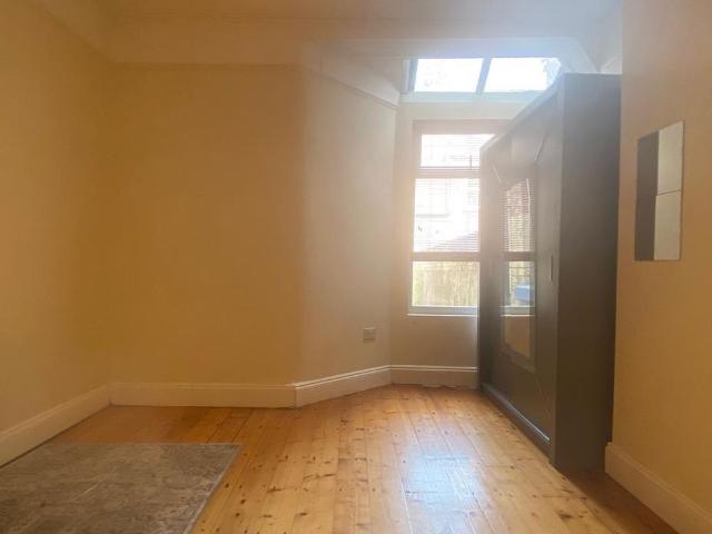 5 bedroom house to rent