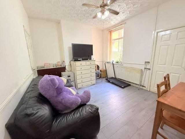 5 bedroom house to rent