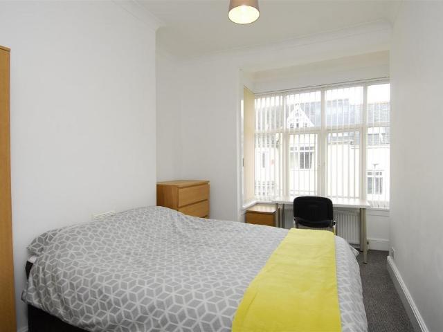 5 bedroom house to rent