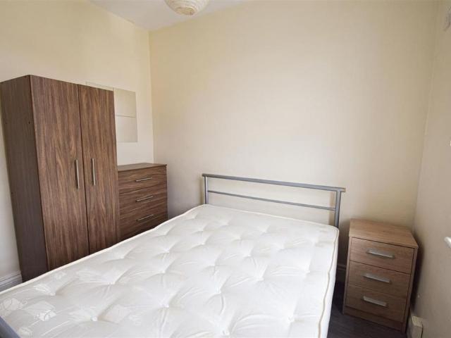 5 bedroom house to rent