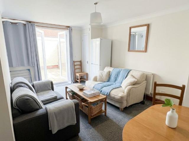 5 bedroom house to rent