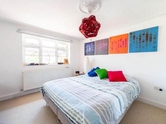 5 bedroom house to rent
