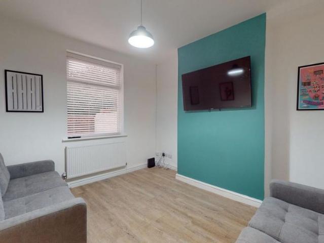 5 bedroom house to rent