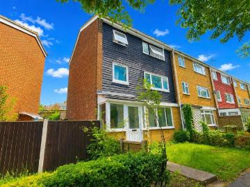 5 bedroom house to rent
