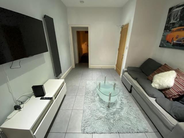 5 bedroom house to rent