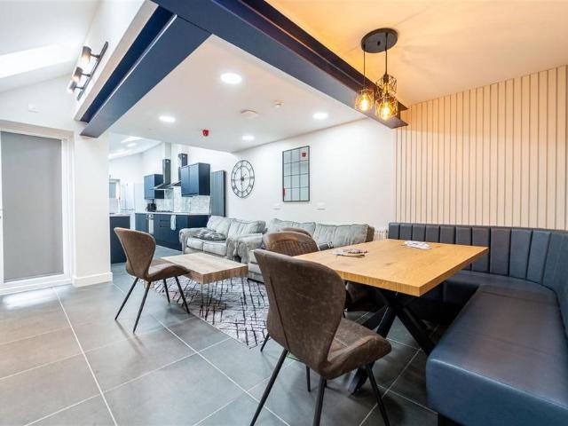 5 bedroom house to rent