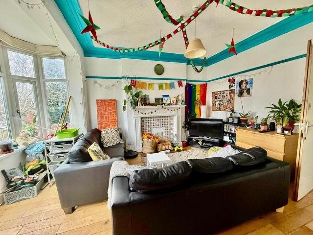 5 bedroom house to rent