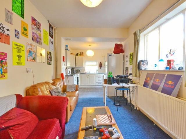 5 bedroom house to rent