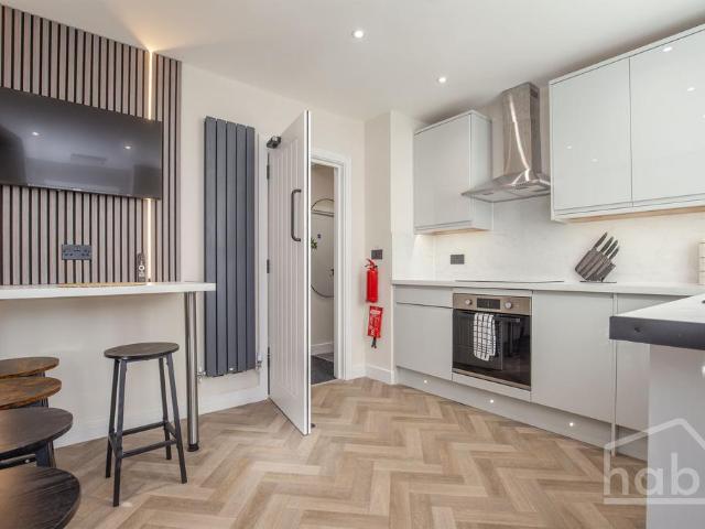 5 bedroom house to rent