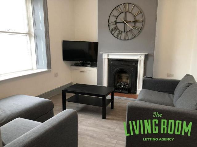 5 bedroom house to rent