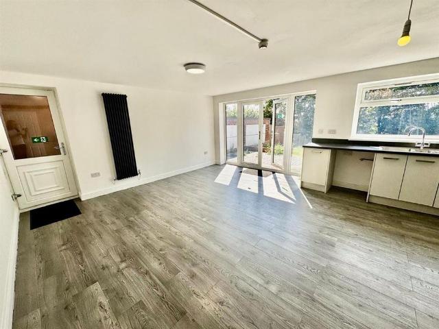 5 bedroom house to rent